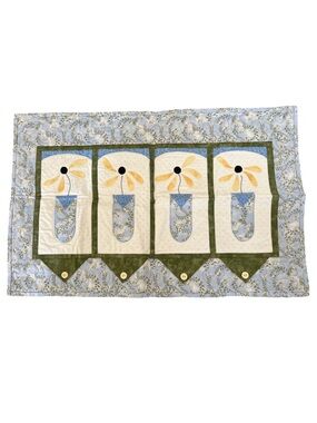 Quilted Wall Art "Pocket Full of Daisy" Completed Piece 17”x 27” Appliqué